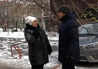 Вице-спикер горсовета Антон Тыртышный помог спилить аварийные деревья на улице Нарымской
